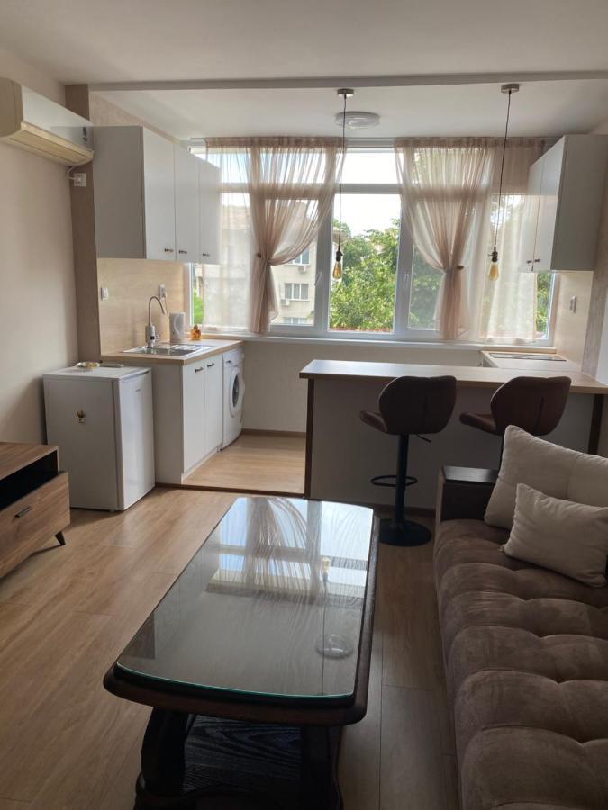 Rose Apartment Karlovo Bagian luar foto